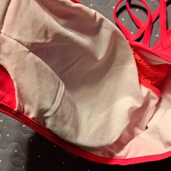 Bathing suit top size XL - Picture 4 of 4